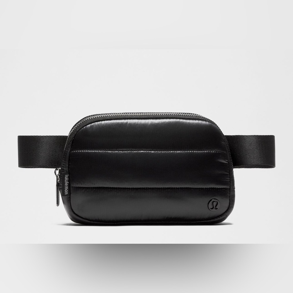 Lululemon Everywhere Padded Bag